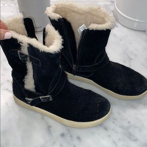 Ugg girls boots